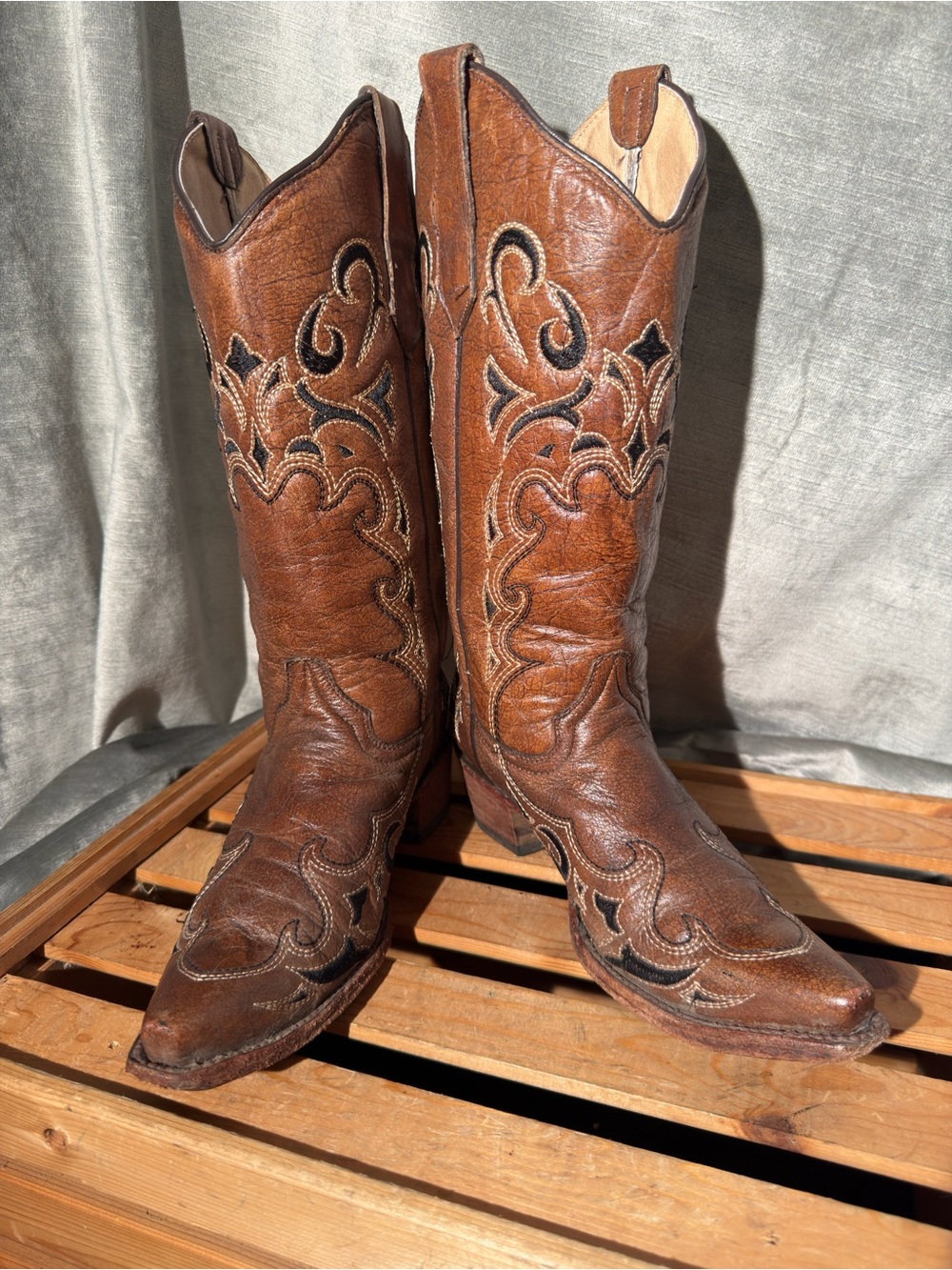Circle G by Corral Brown/Black Embroidered Snip Toe Cowgirl Boots Women’s 7.5M